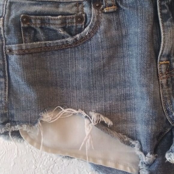 AE Great looking pair of cut-off shorts Sz 0 - Picture 7 of 10